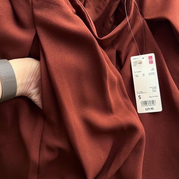 Uniqlo A-Line Skirt in Deep Red - Picture 7 of 7